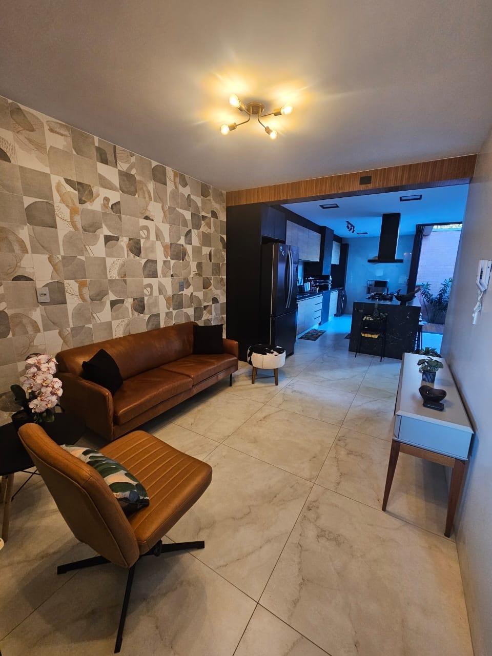 🏡 SOBRADO ALTO PADRÃO NO CONDOMÍNIO FABIANE THEONAS – SANTA GENOVEVA
