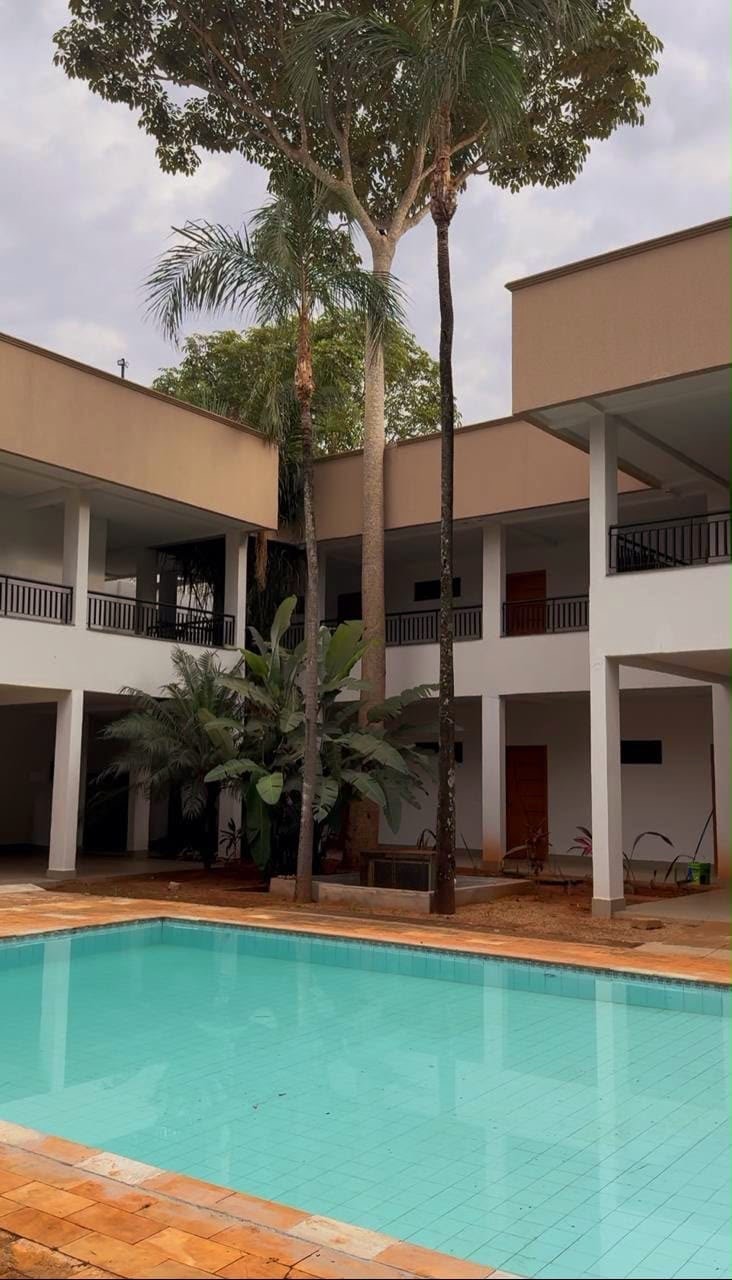 Vendo chácara de 4.500.00 metros com 11 suítes