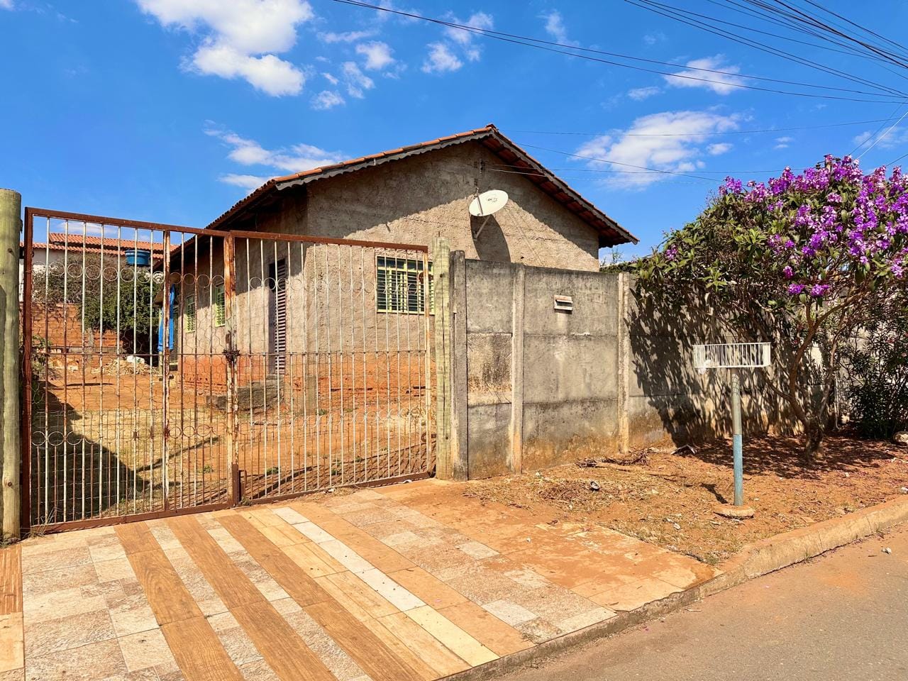 CASA DE RUA 3 QUARTOS - SETOR RIO BRANCO
