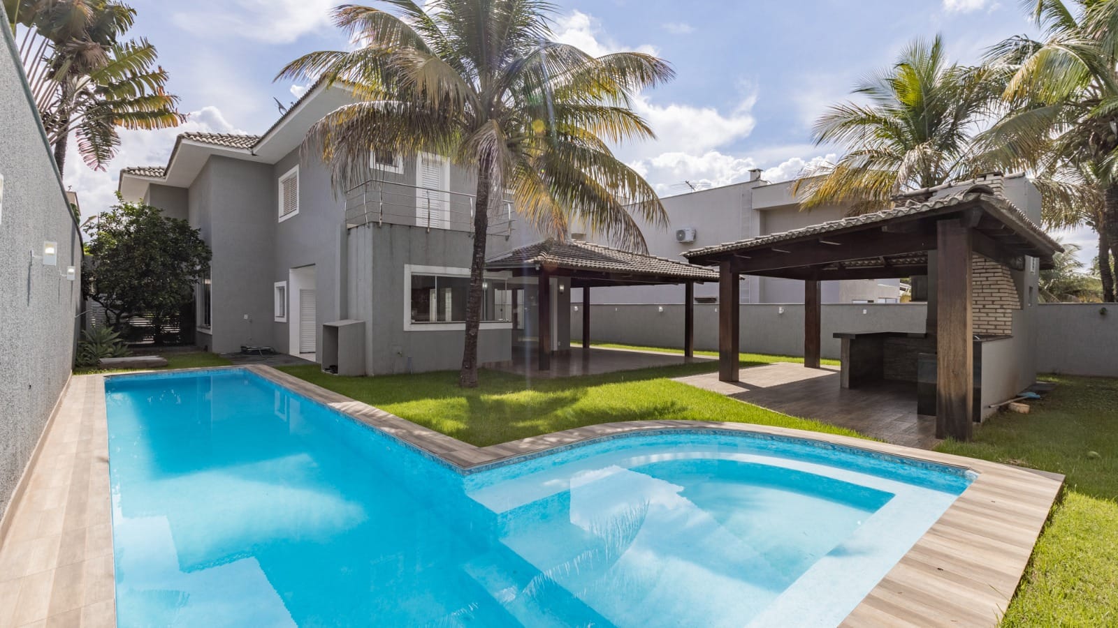 Sobrado 4 suítes - Jardins Paris - 367m² - Goiânia