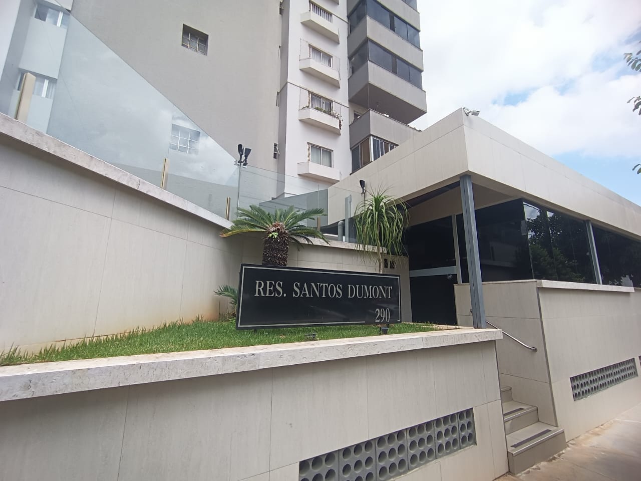 Apartamento com 3 dormitórios para alugar, 112 m² - Residencial Santos Dumond - Setor Aeroporto - Goiânia/GO