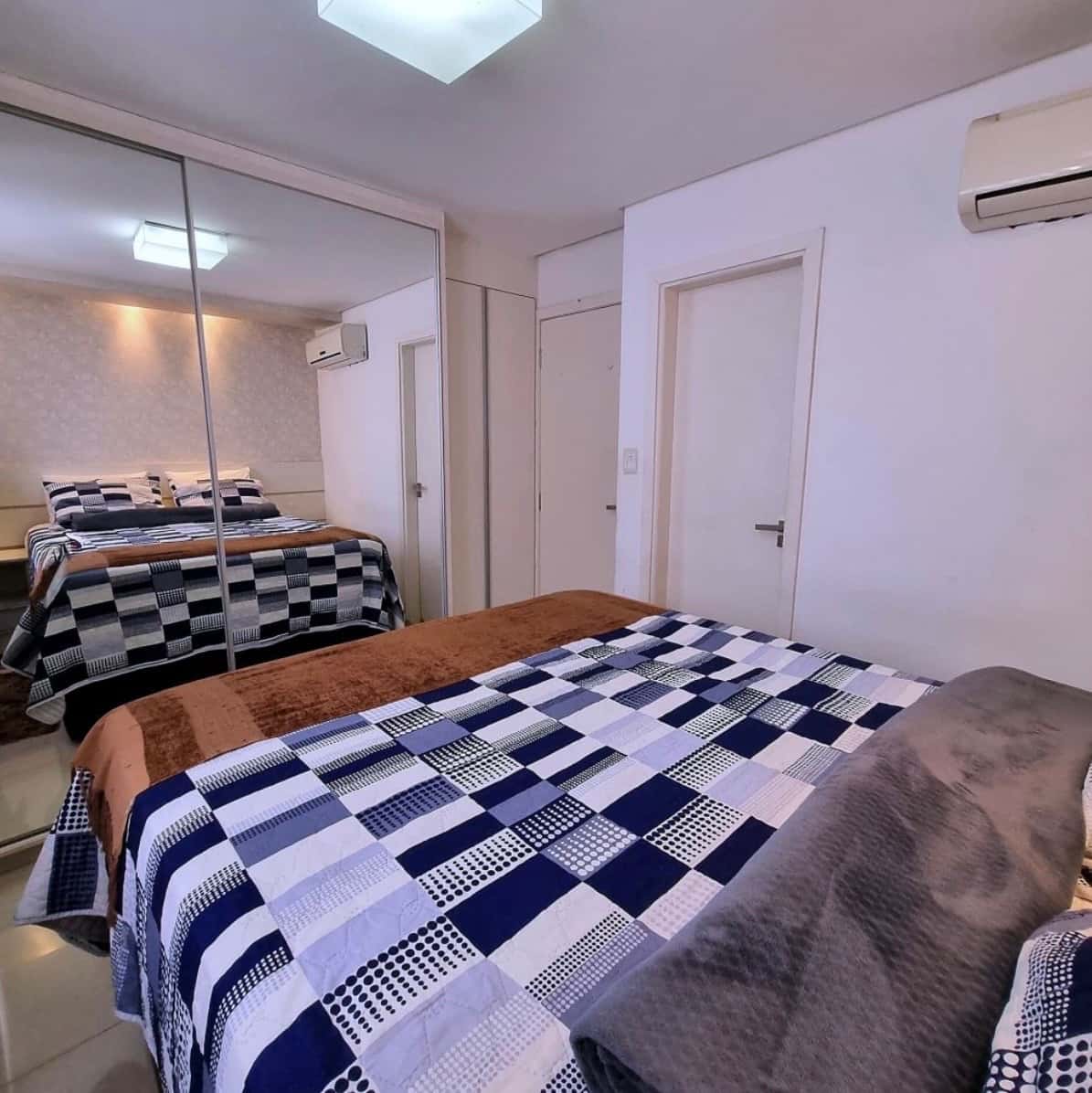 Apartamento 2Q com 1 Suíte Setor Bueno (Andar alto ,Nascente) 2 vagas de garagem