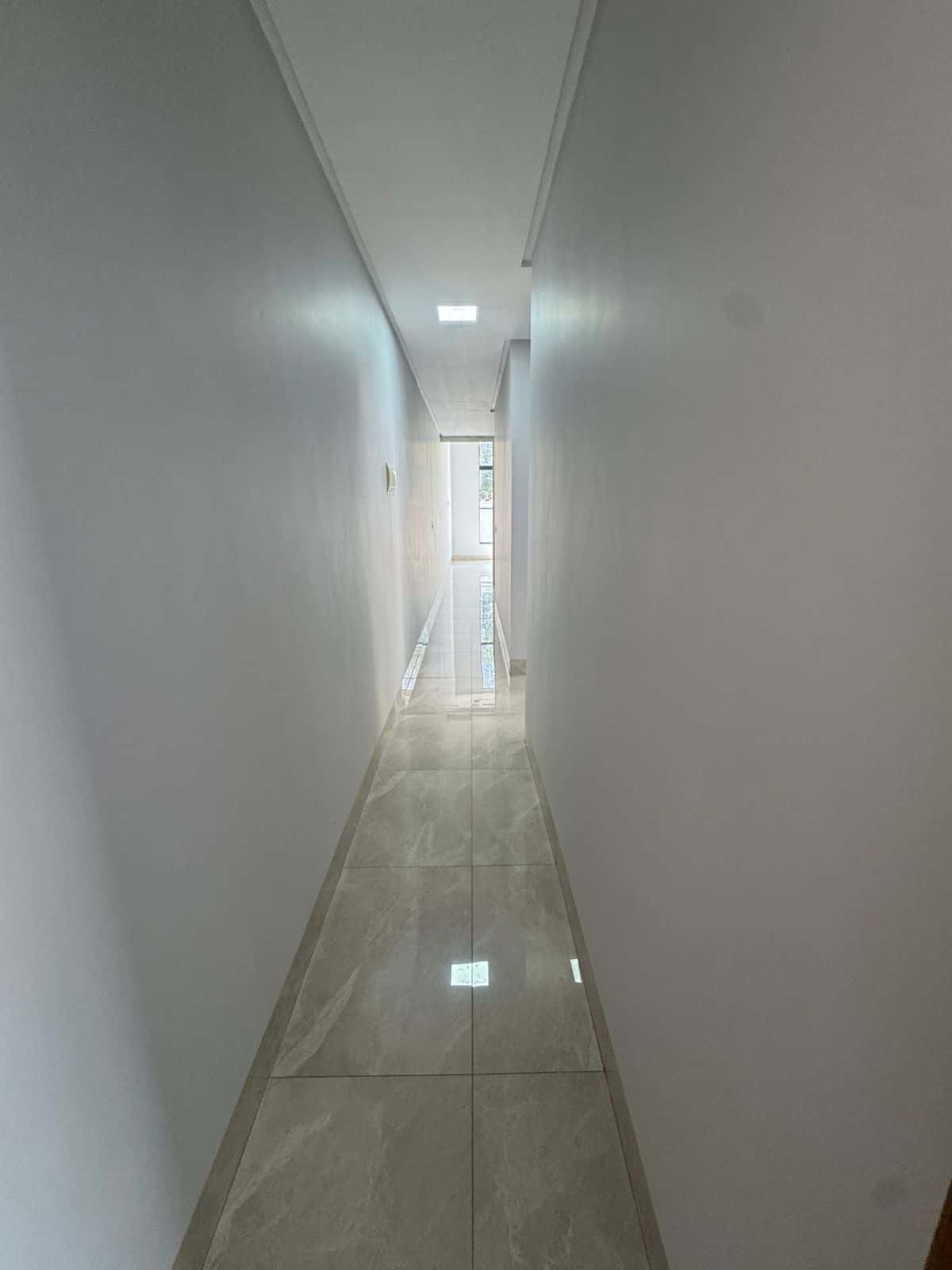 Linda casa com 3 quartos no Jardim Canadá, ao lado do parque das nações.