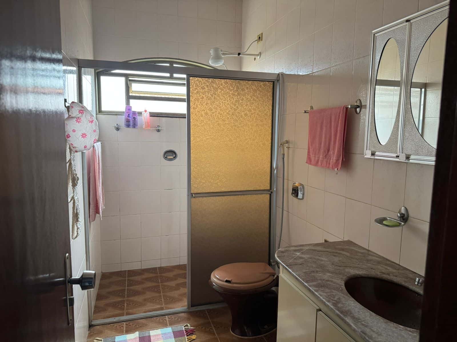 Casa com sala comercial no setor Pedro Ludovico