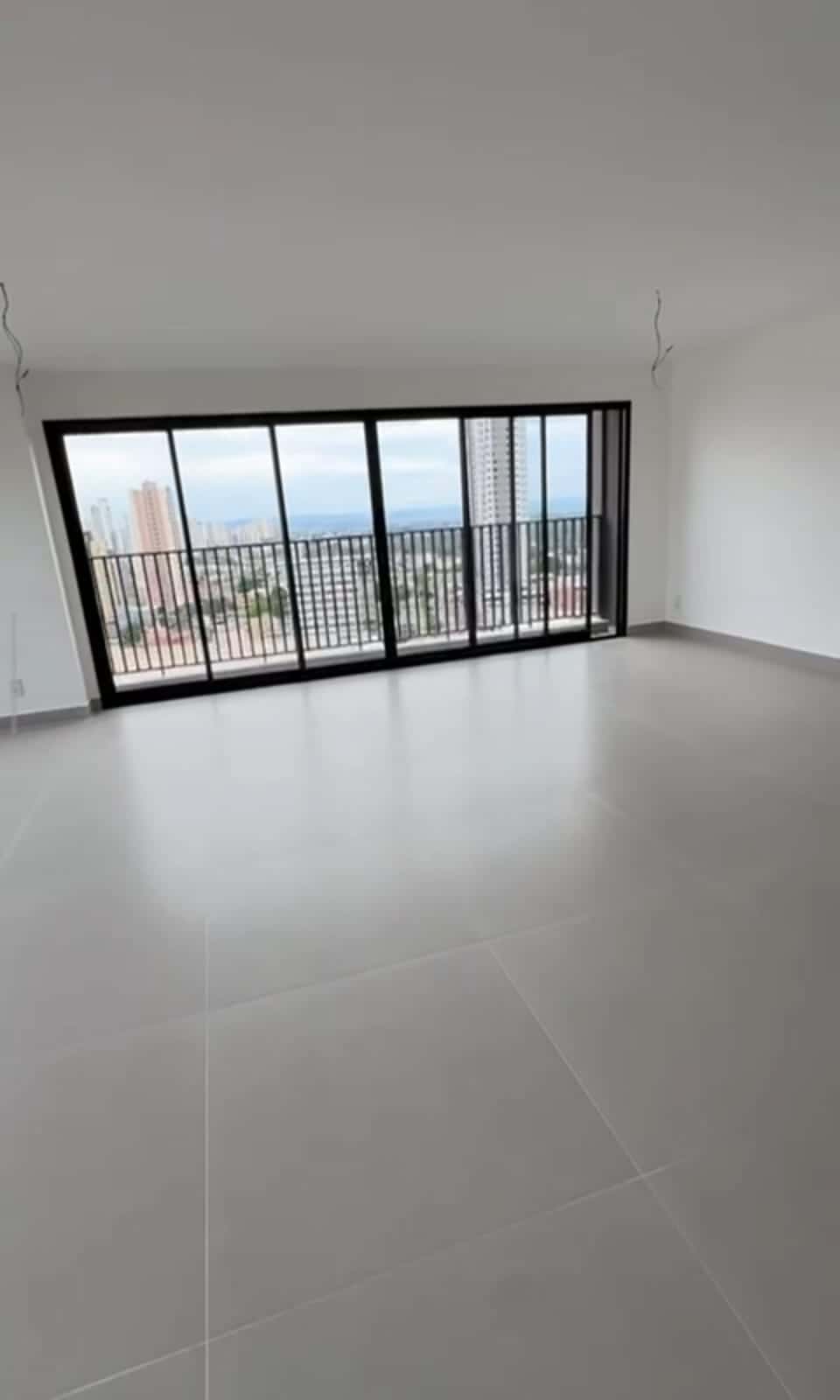 📍 Apartamento de alto padrão – 17º andar (Apto 1702) 🌅 Sol da manhã | Vista definitiva