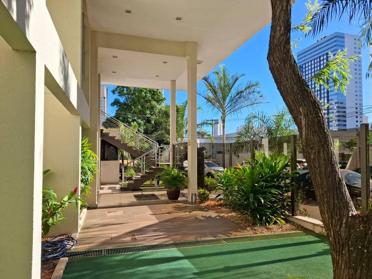 Baixo Bueno - 03 Suítes Excelente Localização