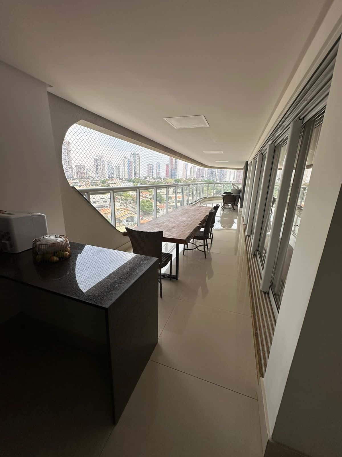 APARTAMENTO NO EDIFÍCIO SINFONIA ECO DESIGNER COM LOCALIZAÇÃO PREVILÉGADA NO SETOR MARISTA.