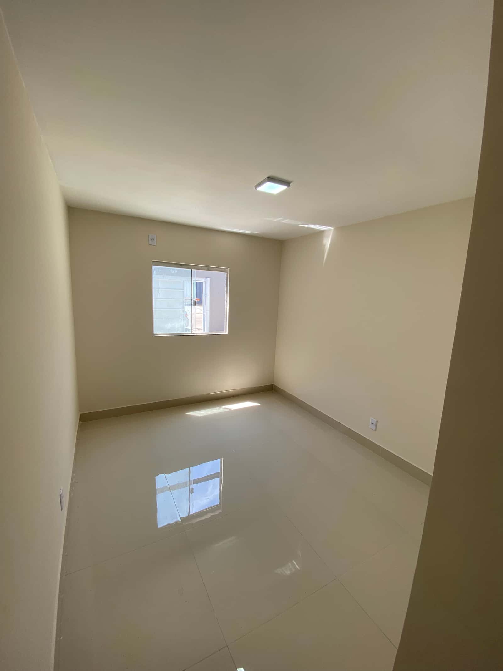 Casa com excelente acabamento interno, localizado no Parque Santa Rita