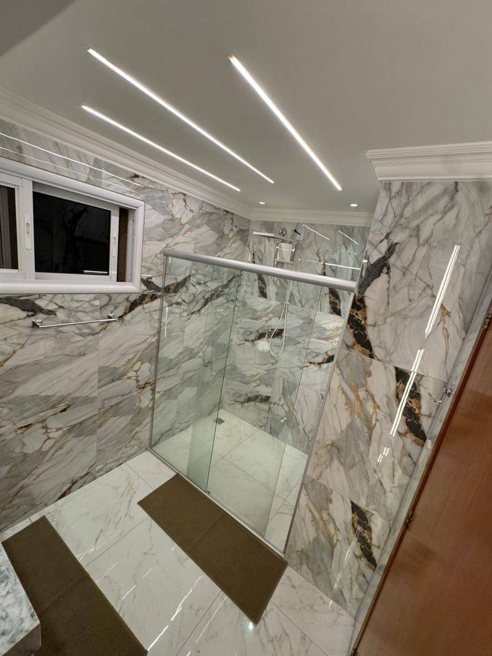 SOBRADO NO SETOR LESTE UNIVERSITÀRIO