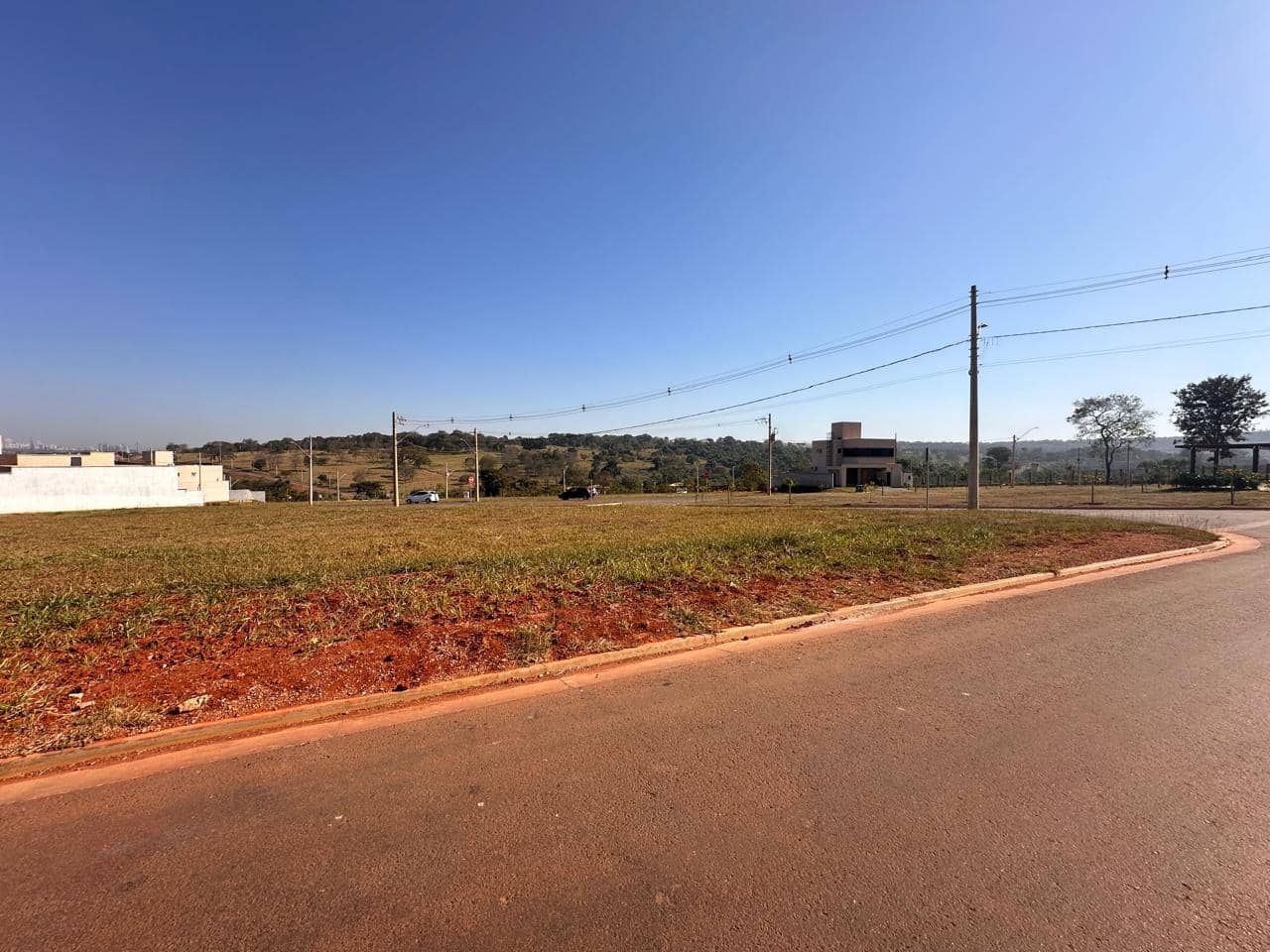 LOTE DE 409M² NO JARDIM PARMA - SENADOR CANEDO