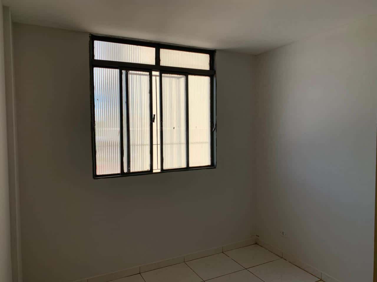 Apartamento no Ed. Castro Alves para alugar com 65 m² - Leste Universitário