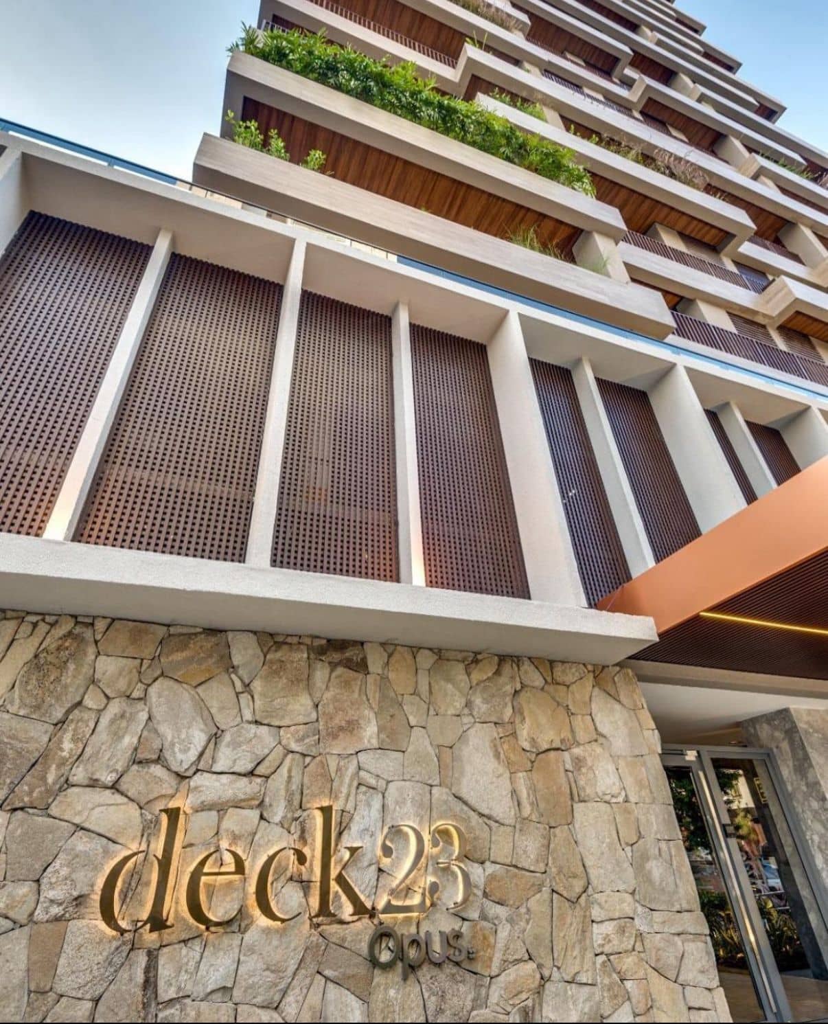 OPUS DECK 23 - 04 SUÍTES PLENAS - PRAÇA T-23