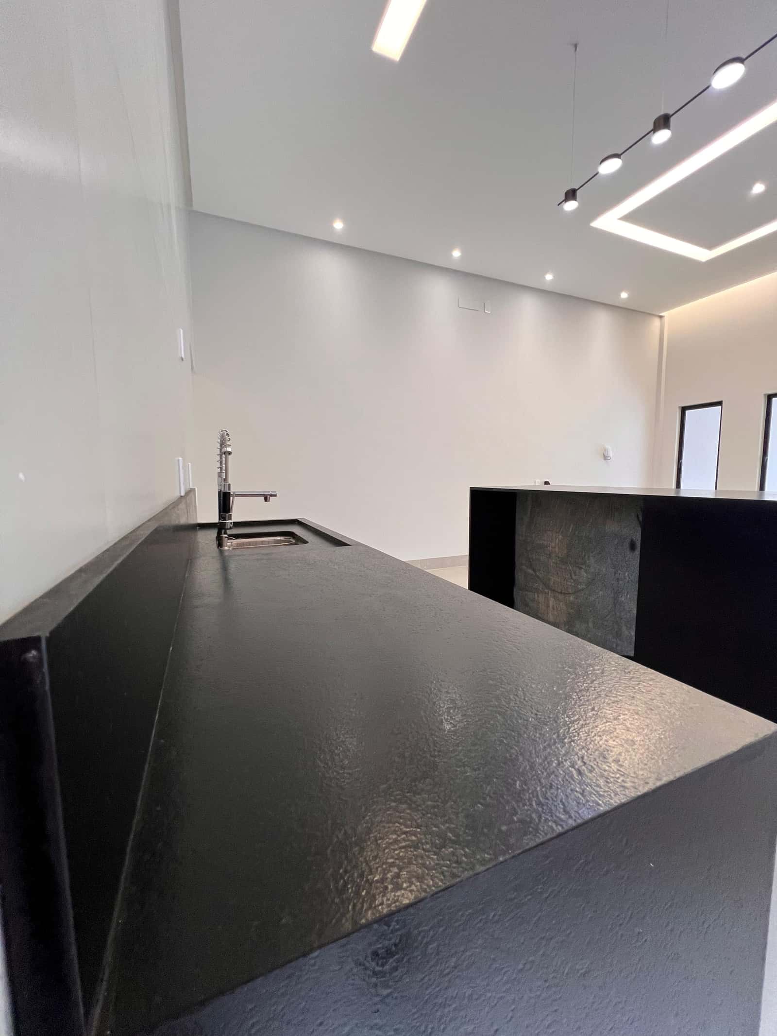 Casa NOVA 3qts 200m do Parque Cascavel