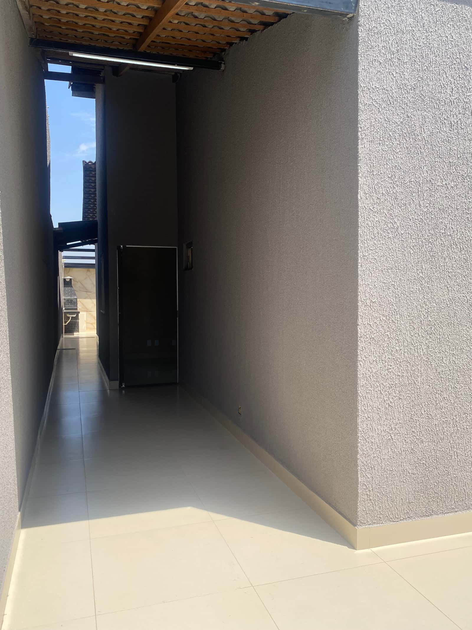 Casa com excelente acabamento interno, localizado no Parque Santa Rita