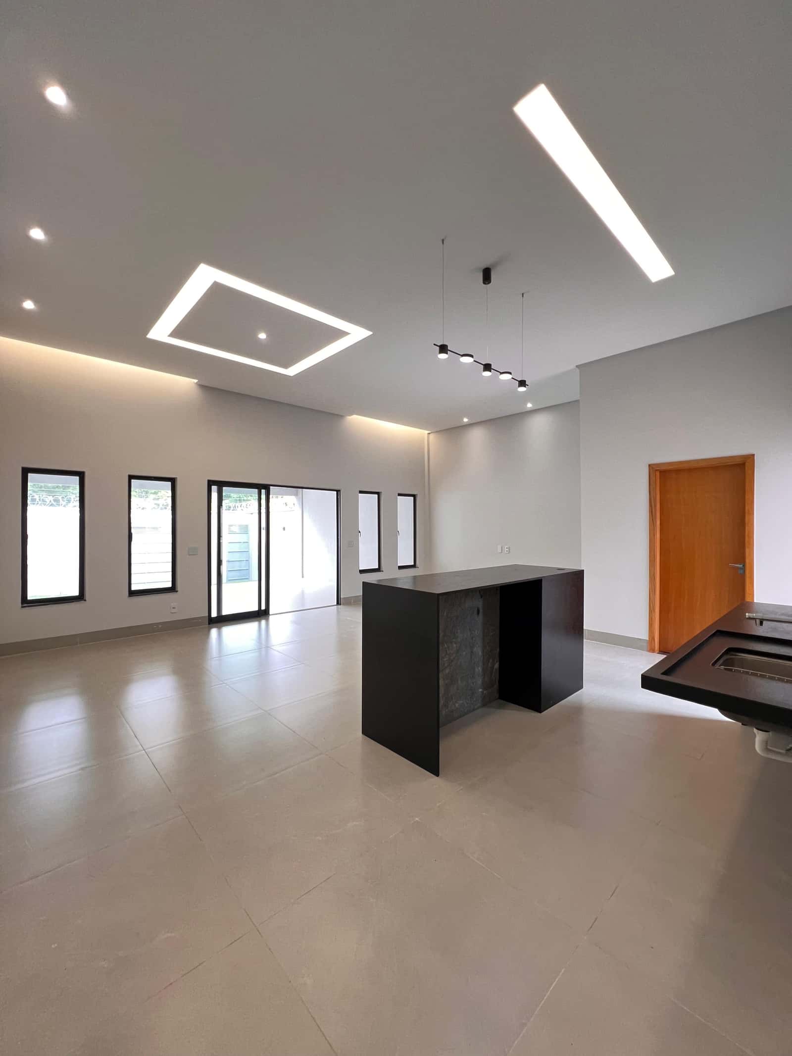 Casa NOVA 3qts 200m do Parque Cascavel