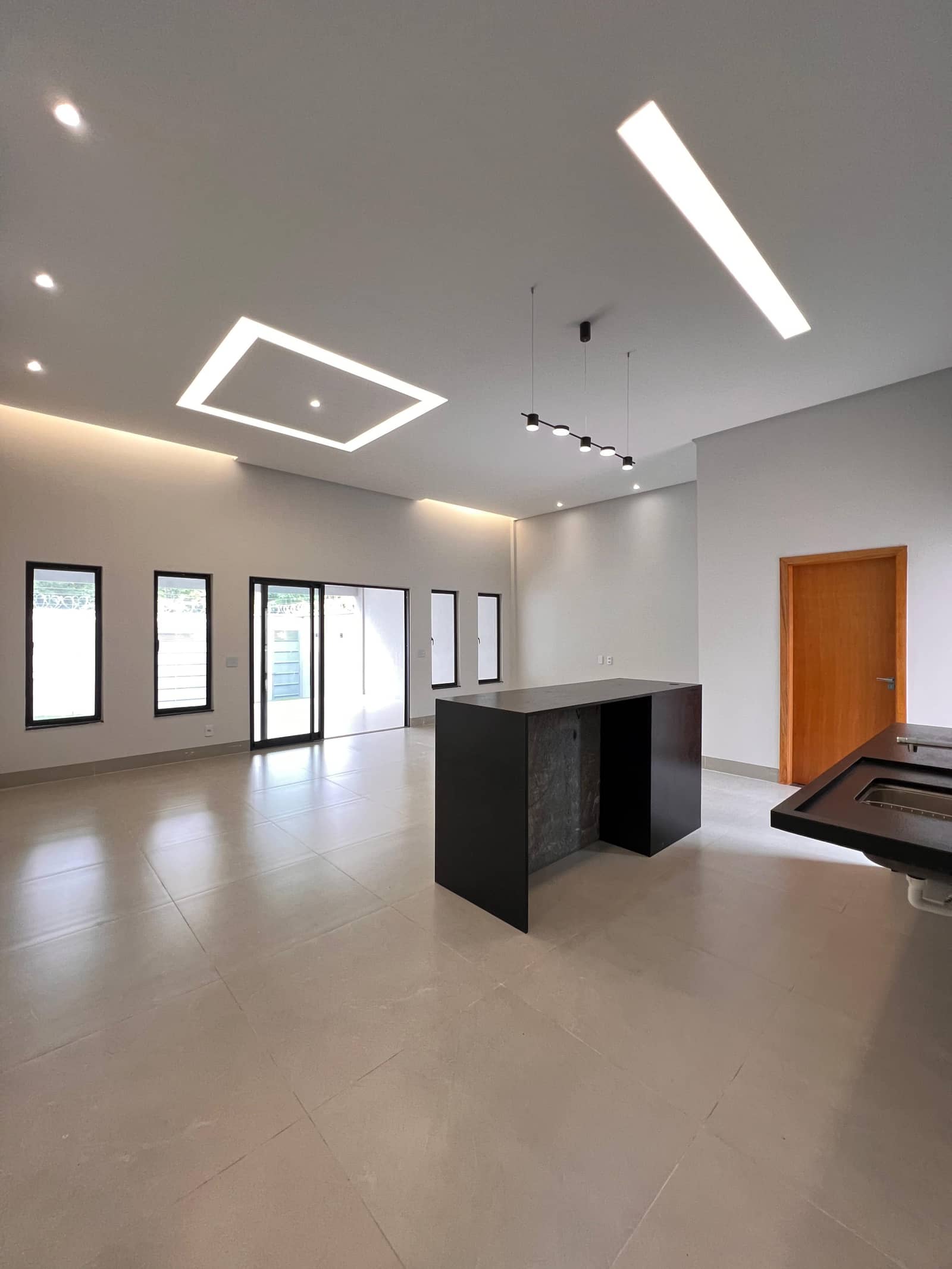 Casa NOVA 3qts 200m do Parque Cascavel