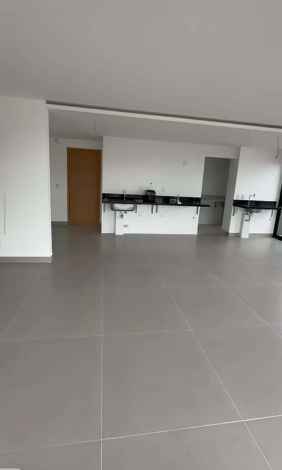 📍 Apartamento de alto padrão – 17º andar (Apto 1702) 🌅 Sol da manhã | Vista definitiva