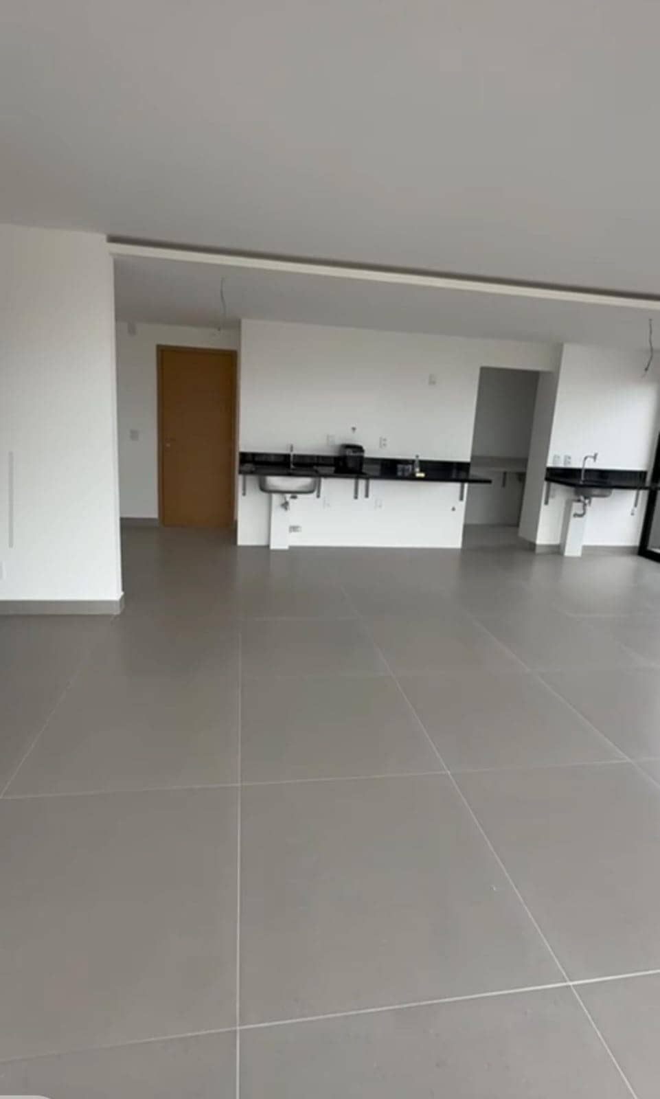 📍 Apartamento de alto padrão – 17º andar (Apto 1702) 🌅 Sol da manhã | Vista definitiva