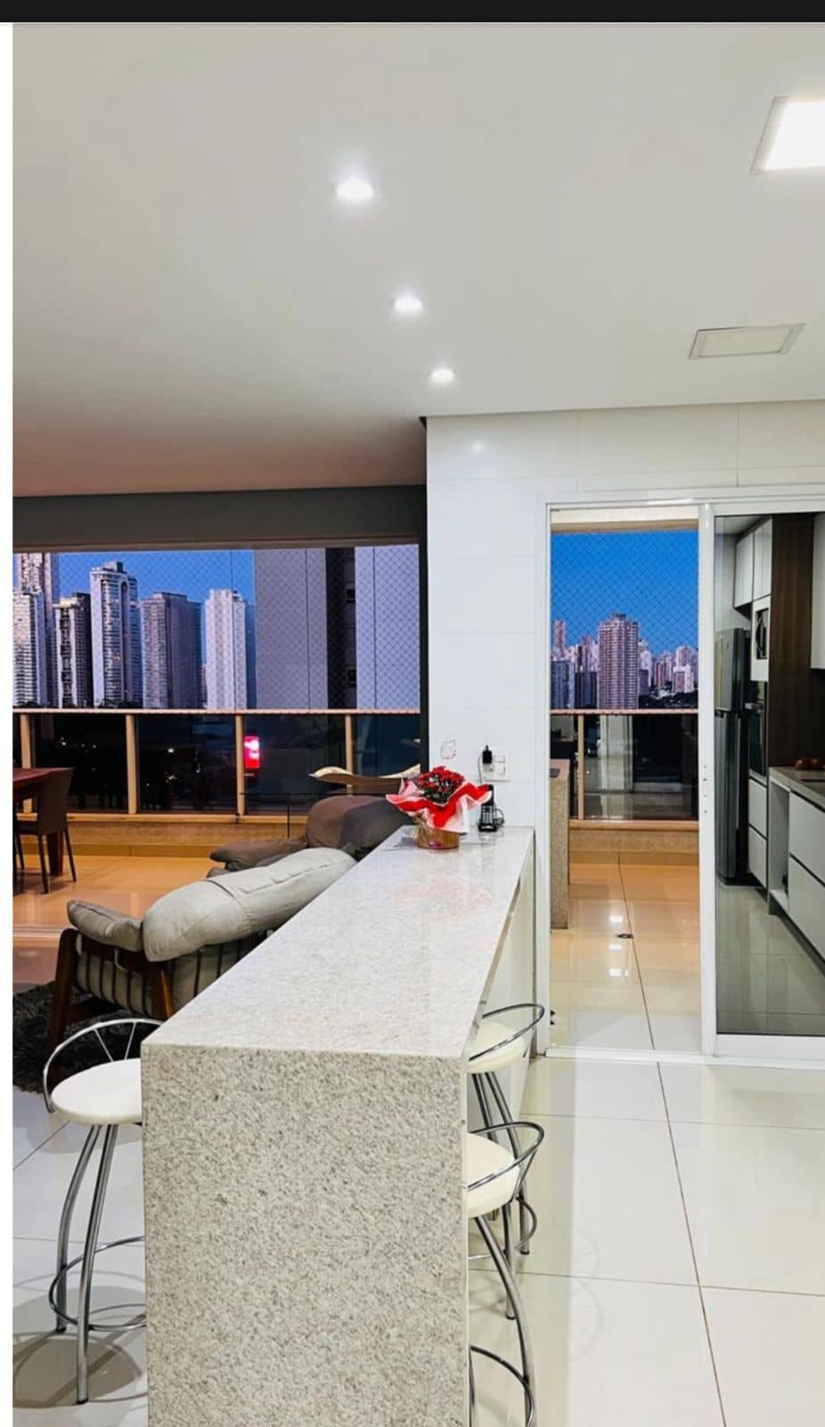 APARTAMENTO DUPLEX 3 SUITES RESERVA MARISTA