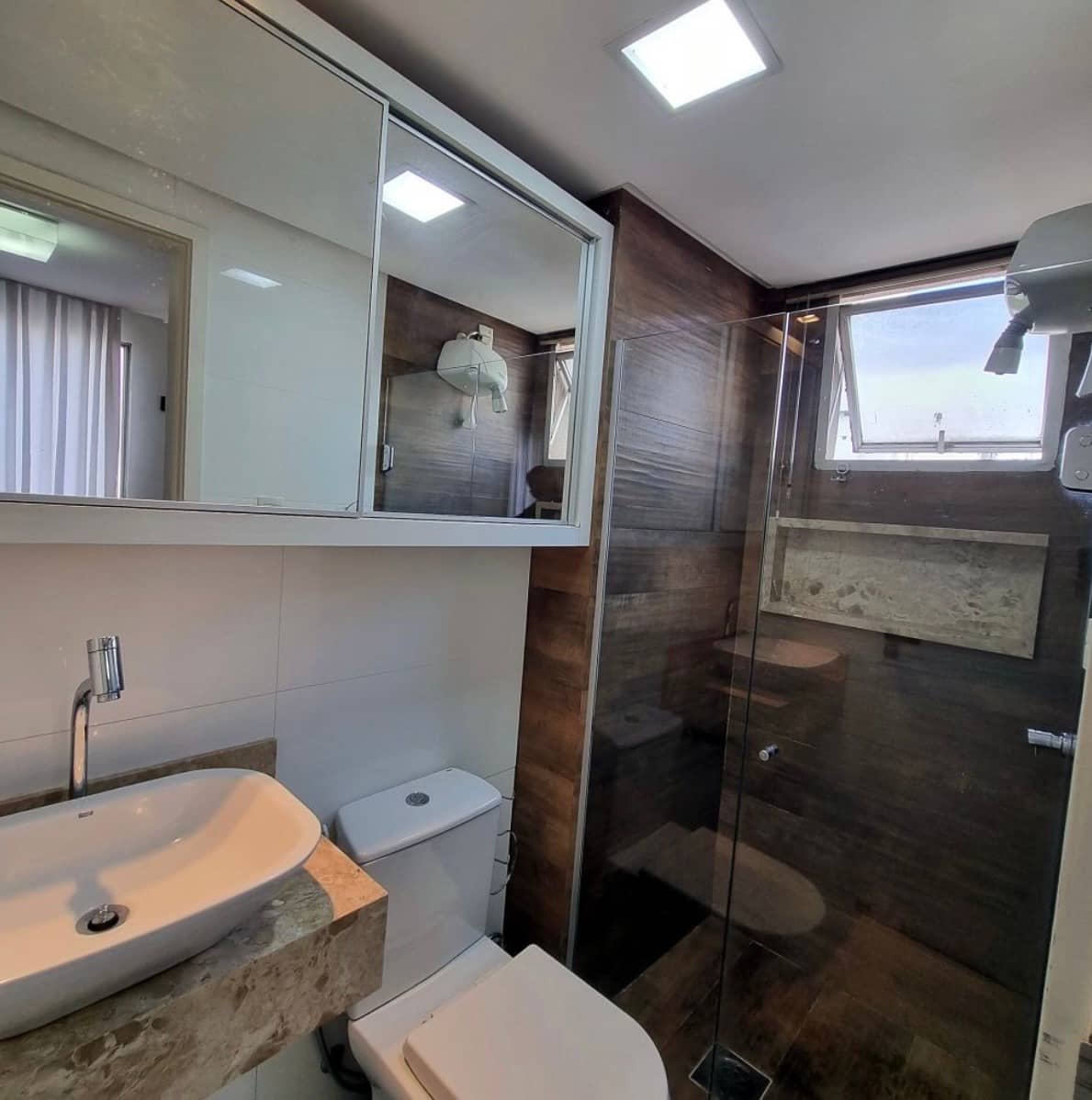 Apartamento 2Q com 1 Suíte Setor Bueno (Andar alto ,Nascente) 2 vagas de garagem