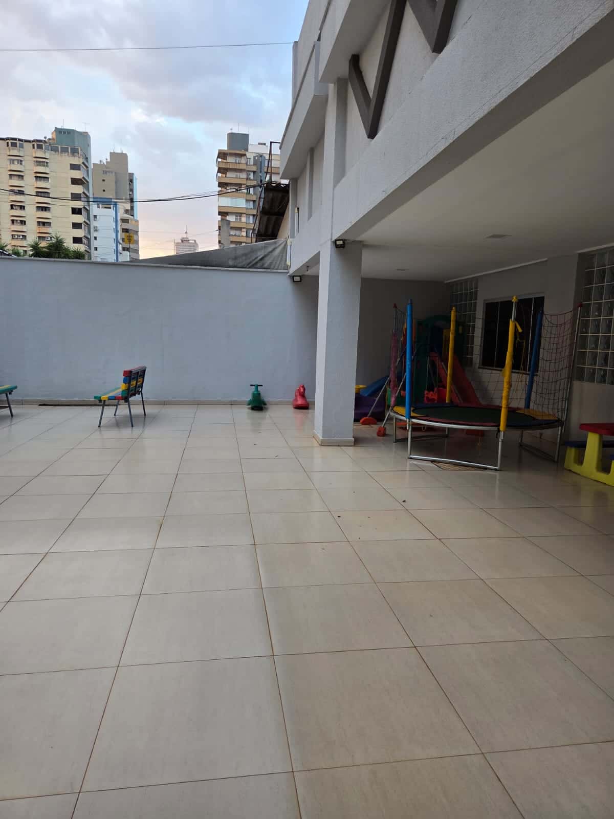 Vendo apartamento Edifício Columbia