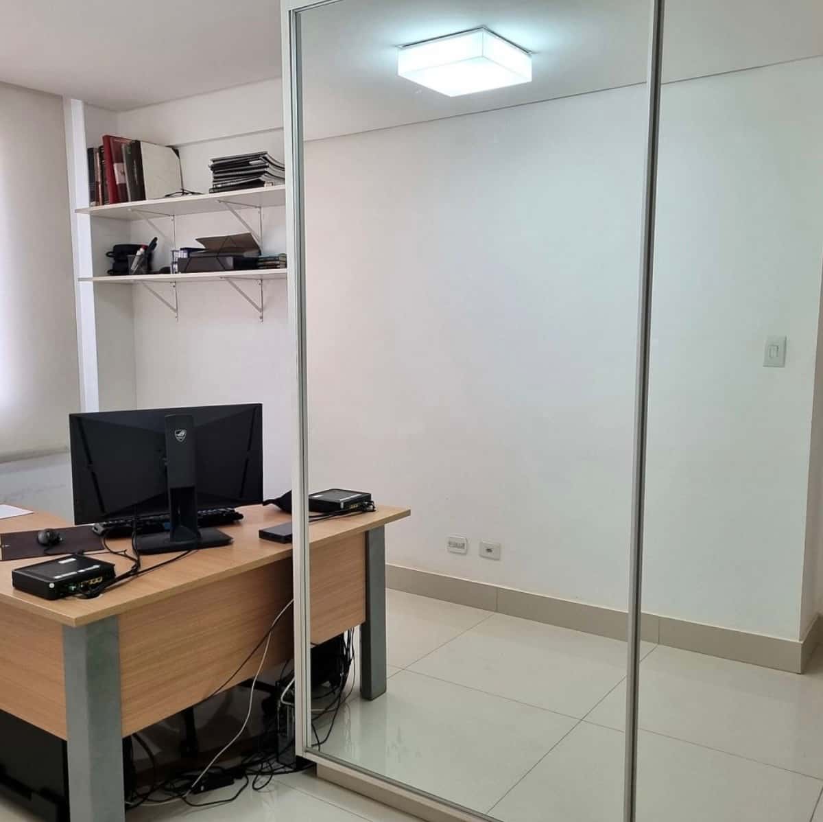 Apartamento 2Q com 1 Suíte Setor Bueno (Andar alto ,Nascente) 2 vagas de garagem