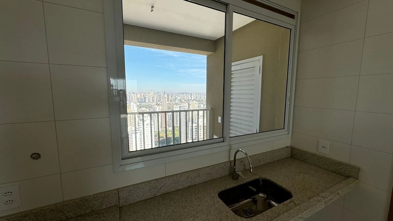 Apartamento 4 quartos no Jardim Goiás