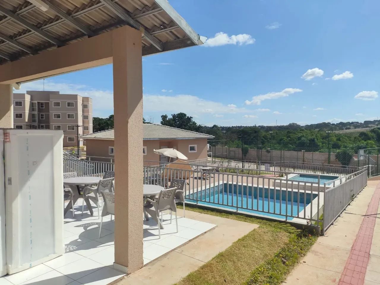 Apartamento 2/4 no condomínio RNI veiga jardim