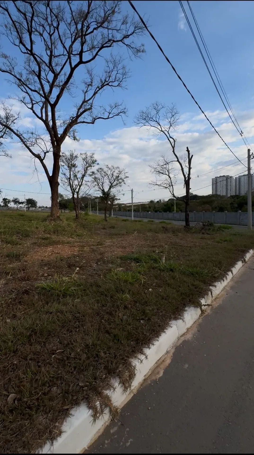 Vende-se lote 364m² - Condomínio Aldeia do Parque