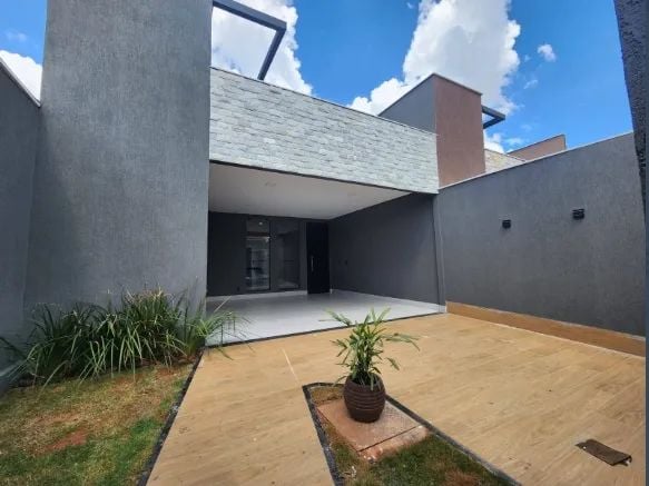 Casa á venda tem 160 metros quadrados com 3 quartos em Jardim América - Goiânia - GO
