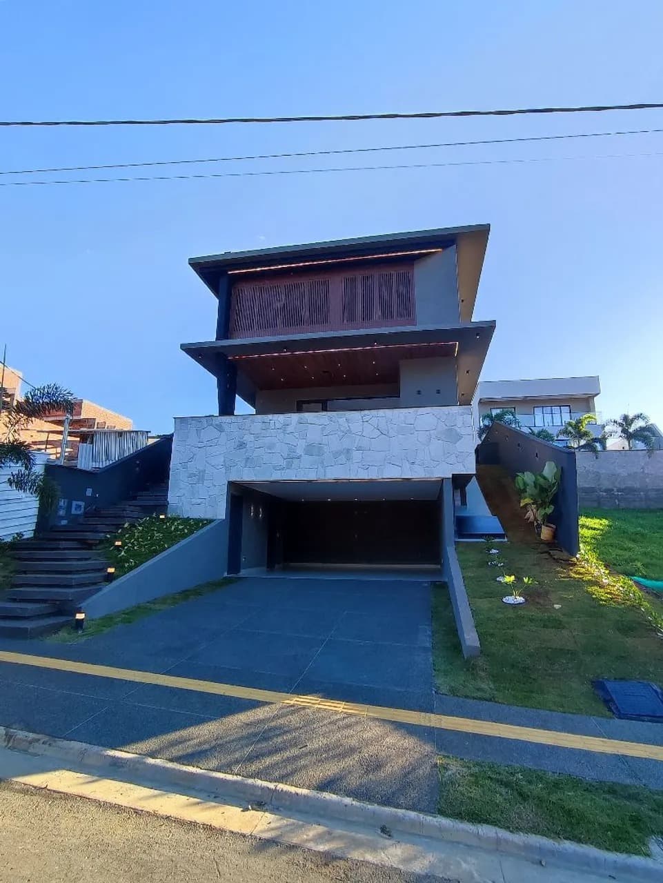 Casa Triplex 3 Suítes no Jardins Barcelona – Goiânia