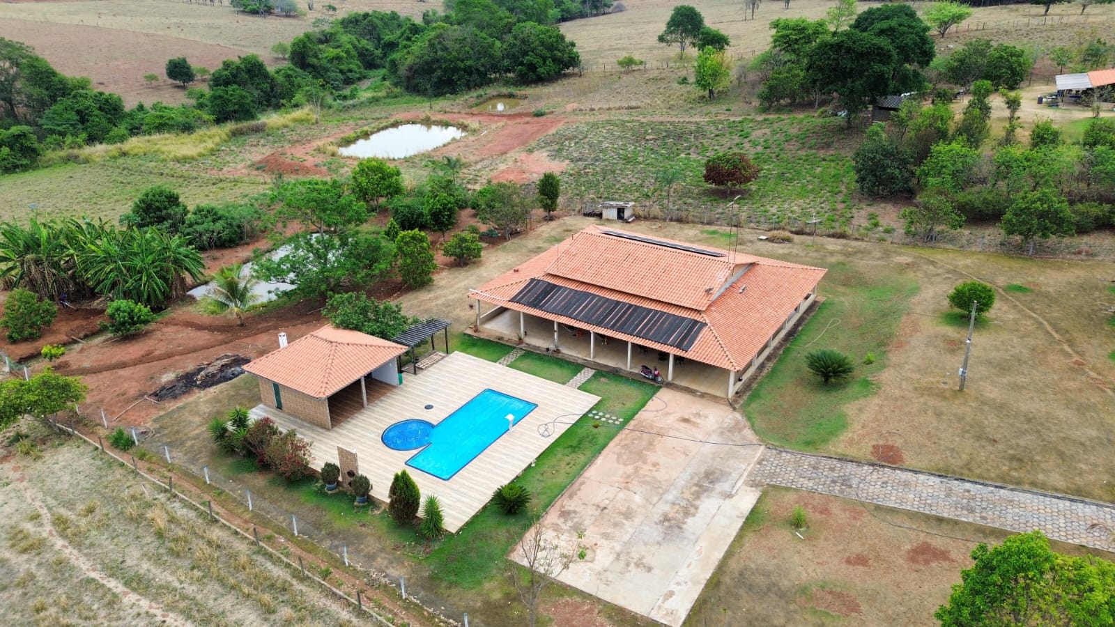 NERÓPOLIS - CHÁCARA À VENDA 20.000 m²