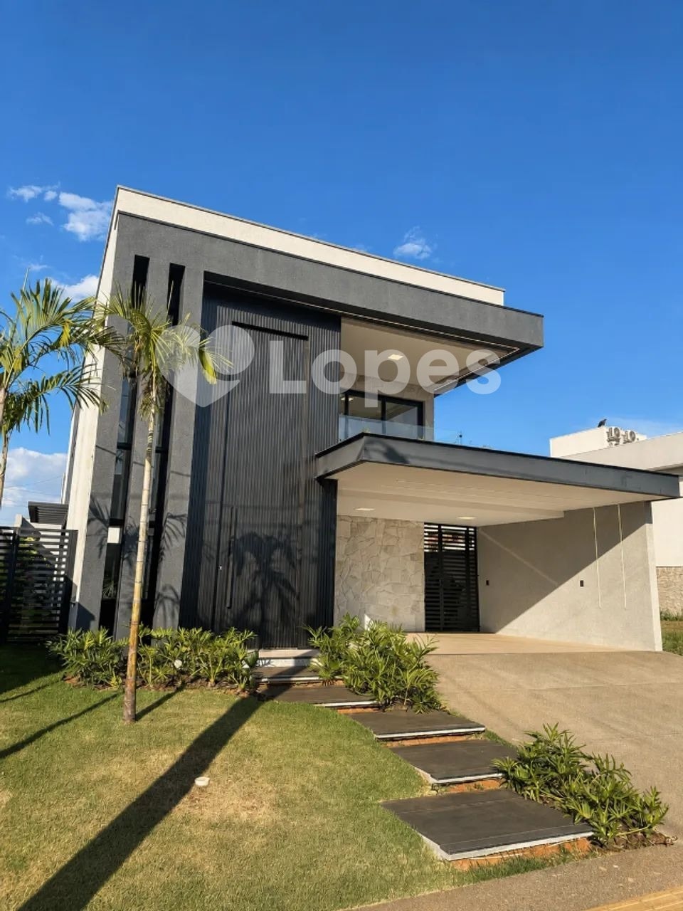Sobrado 4 Suítes no Jardins Capri – Goiânia