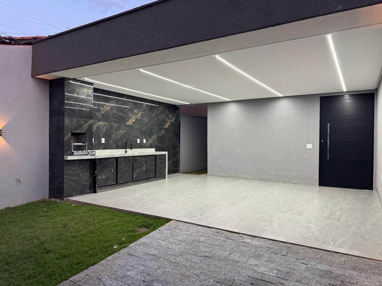Linda casa alto Padrão 3 suítes.