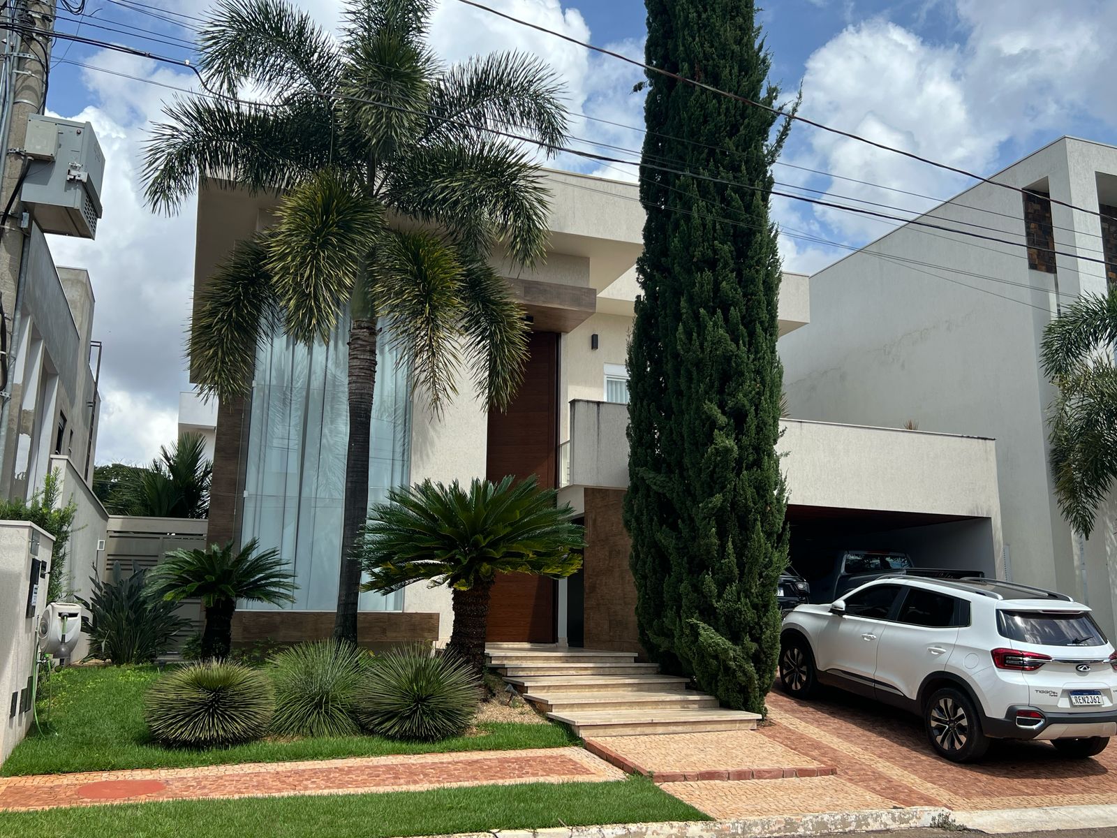 Belas Artes | Casa Alto Padrão Mobiliada • 4 Suítes • Piscina Aquecida • Porteira Fechada