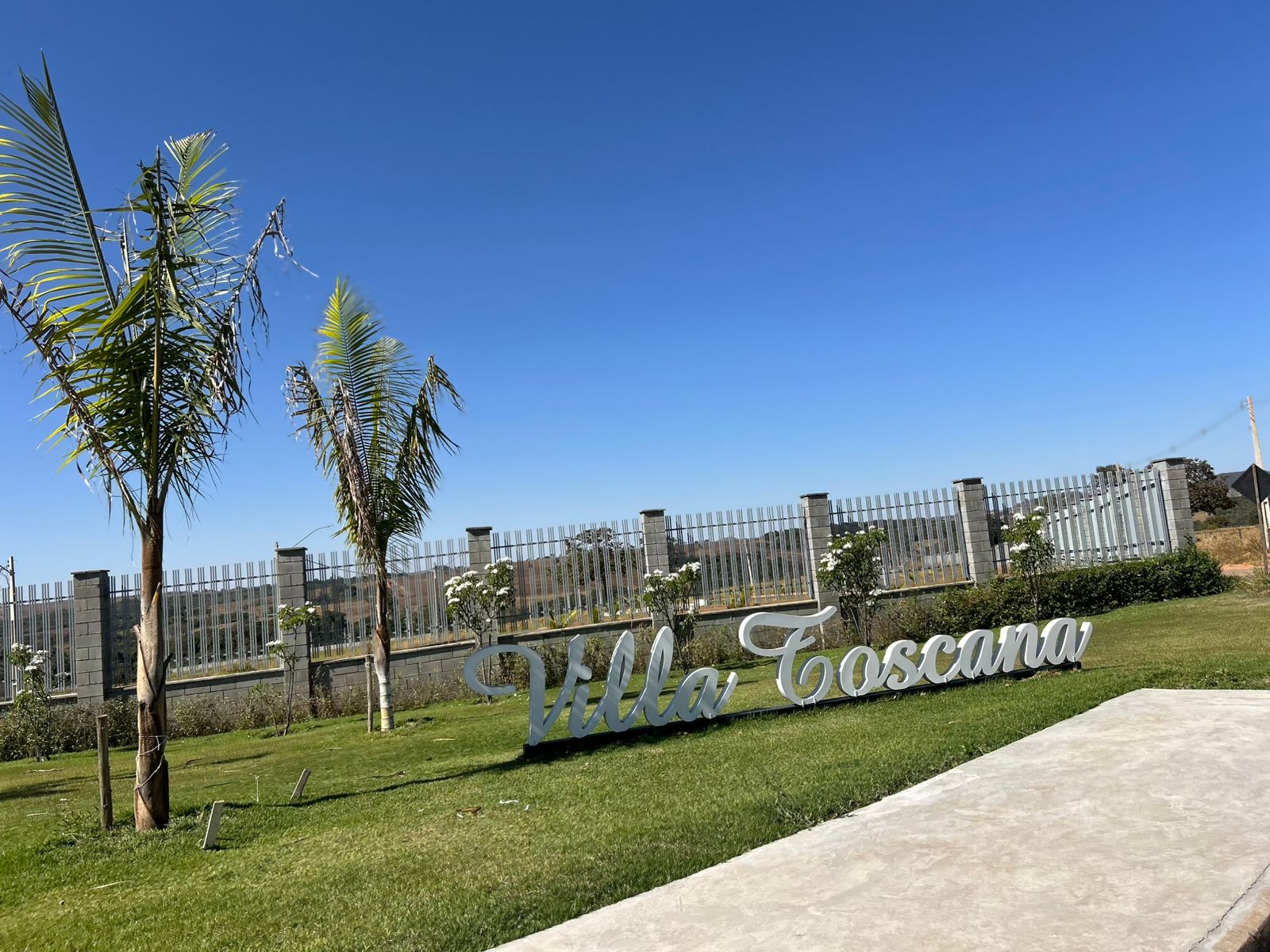 Lote 1000m² – Condomínio Villa Toscana (Alto Padrão)