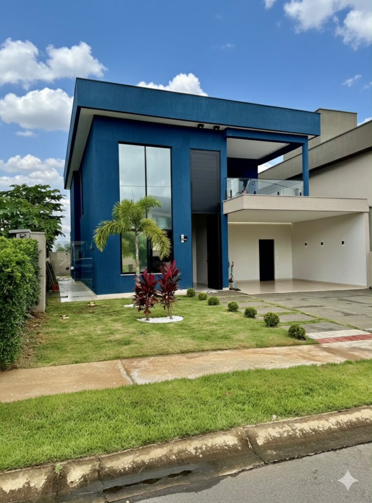 SOBRADO DE ALTO PADRÃO | PARQVILLE JACARANDÁ