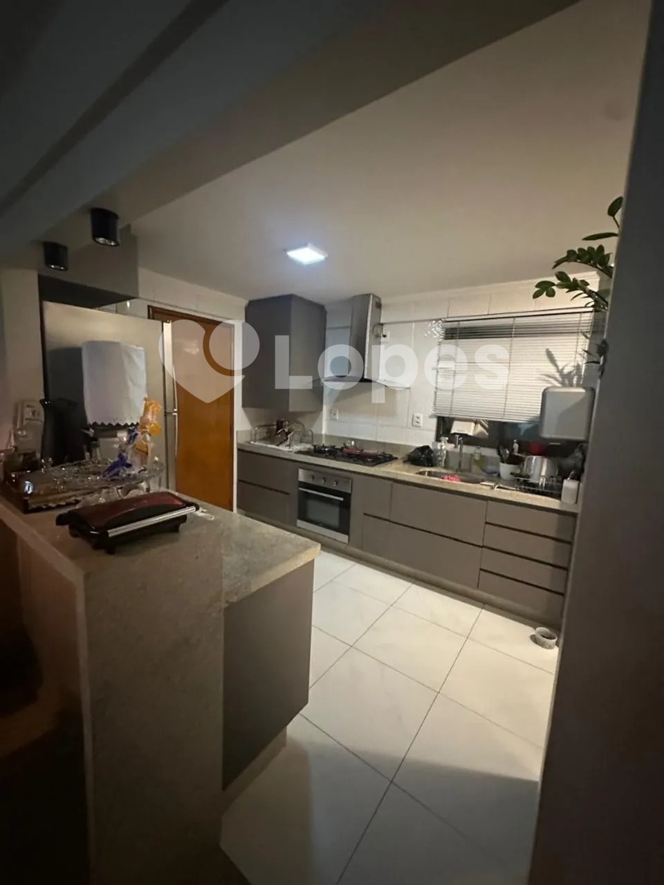 Apartamento 4 Quartos no Setor Bueno, Próximo ao Parque Vaca Brava, Goiânia