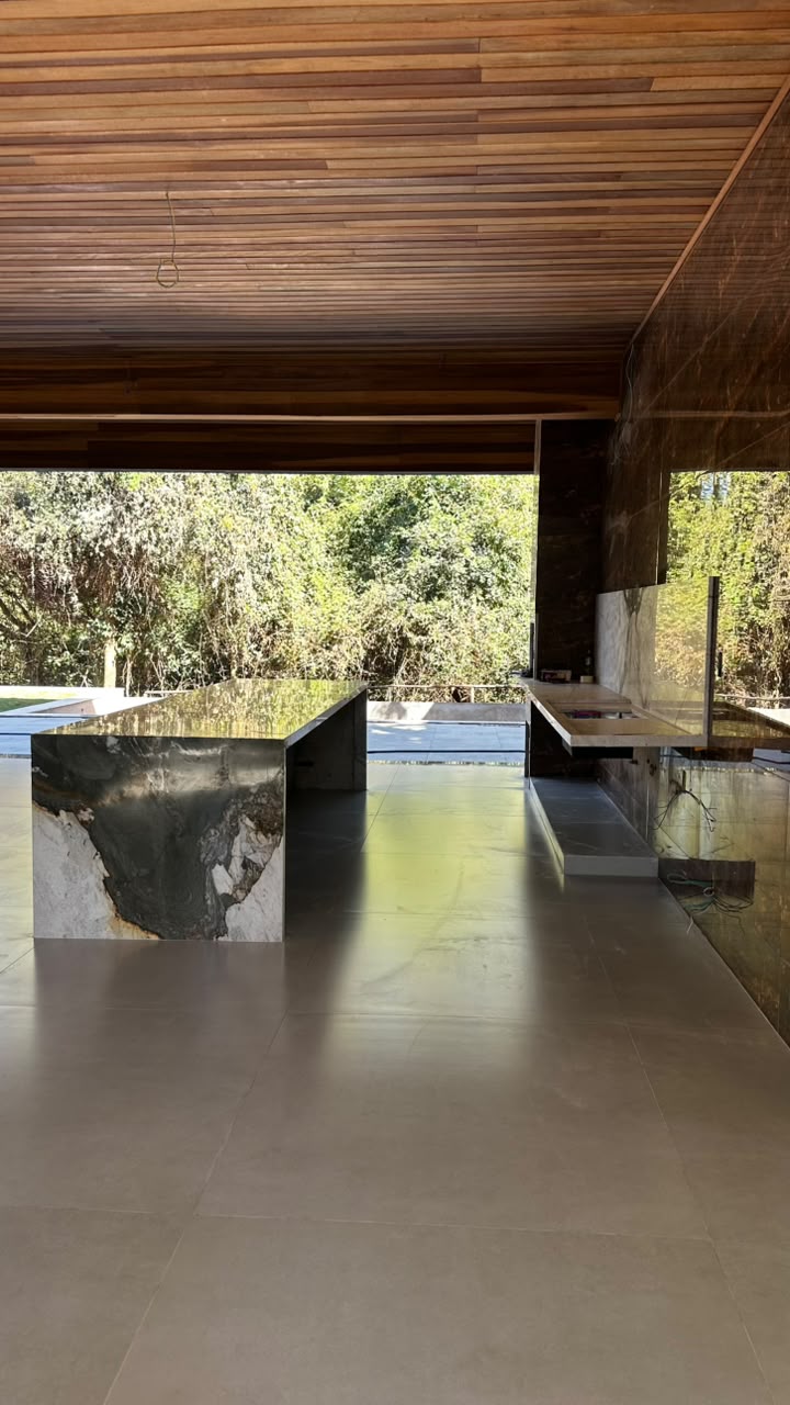 COND. DO LAGO SOBRADO DE ALTO PADRÃO À VENDA – EXCLUSIVO - SEM VIZINHO DE FRENTE NEM FUNDO