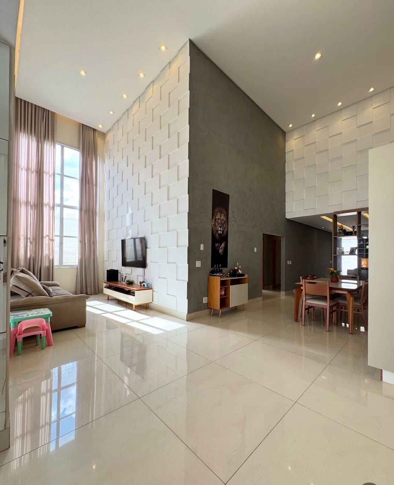 Casa Alto Padrão 3 quartos no Setor três Marias
