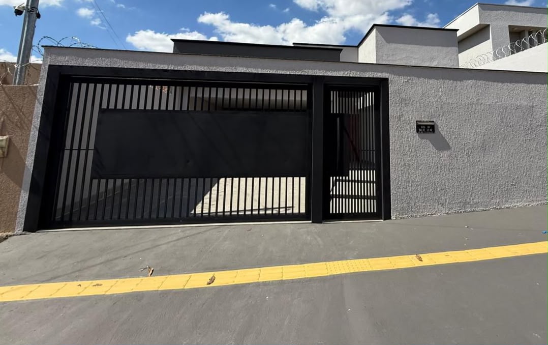 Fonte das Esmeraldas Casa R$ 800.000 | 3 Suítes | 230 m² | Goiânia