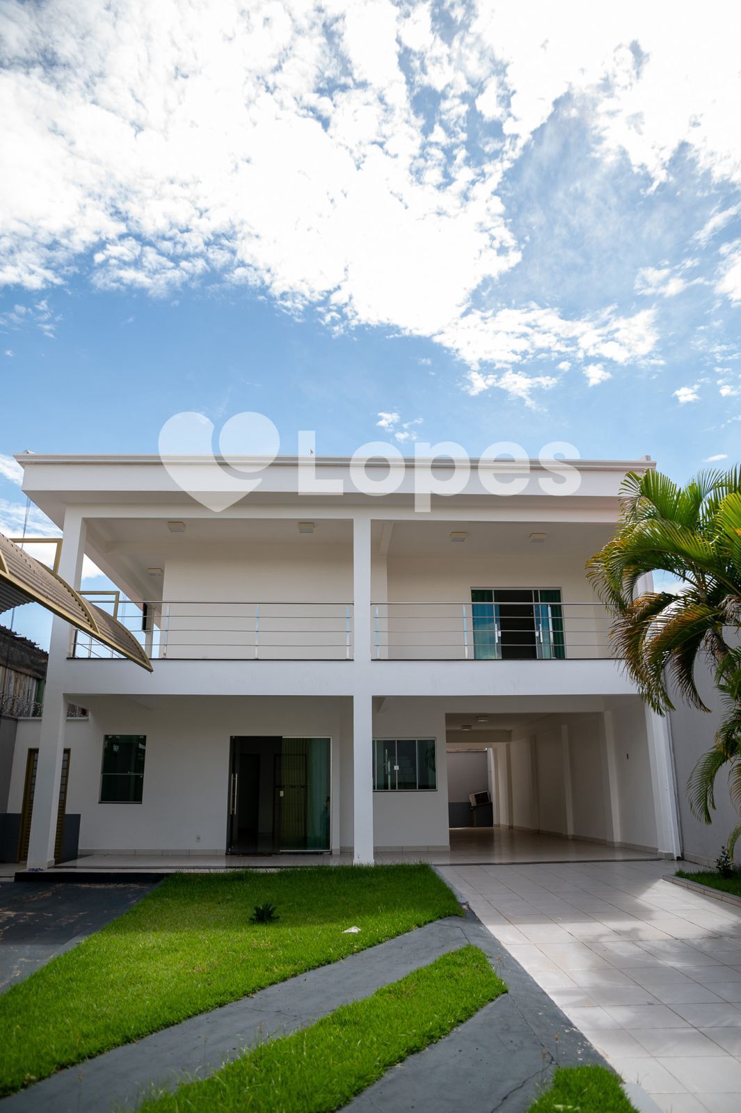 Sobrado 4 Quartos à Venda no Parque das Amendoeiras, Goiânia – Próx. ao Atacadão