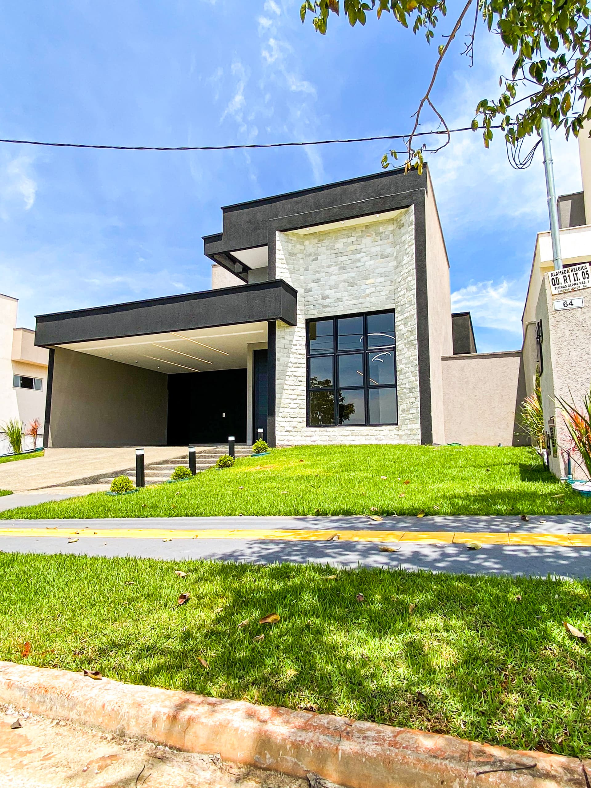 4 Suítes + Piscina Aquecida - Alphaville 1 – Luxo e Sofisticação no Alphaville 1 Senador Canedo