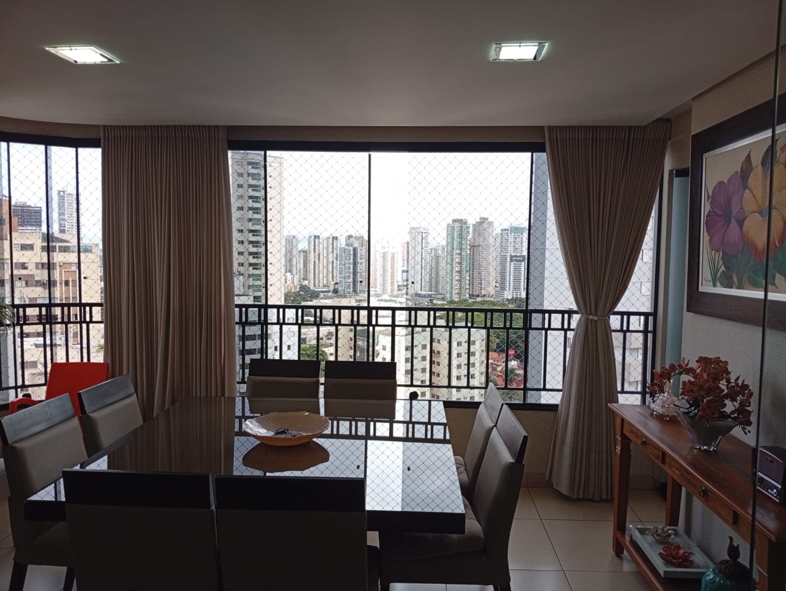 Belíssimo apartamento de 4 suítes próximo ao Parque Vaca Brava
