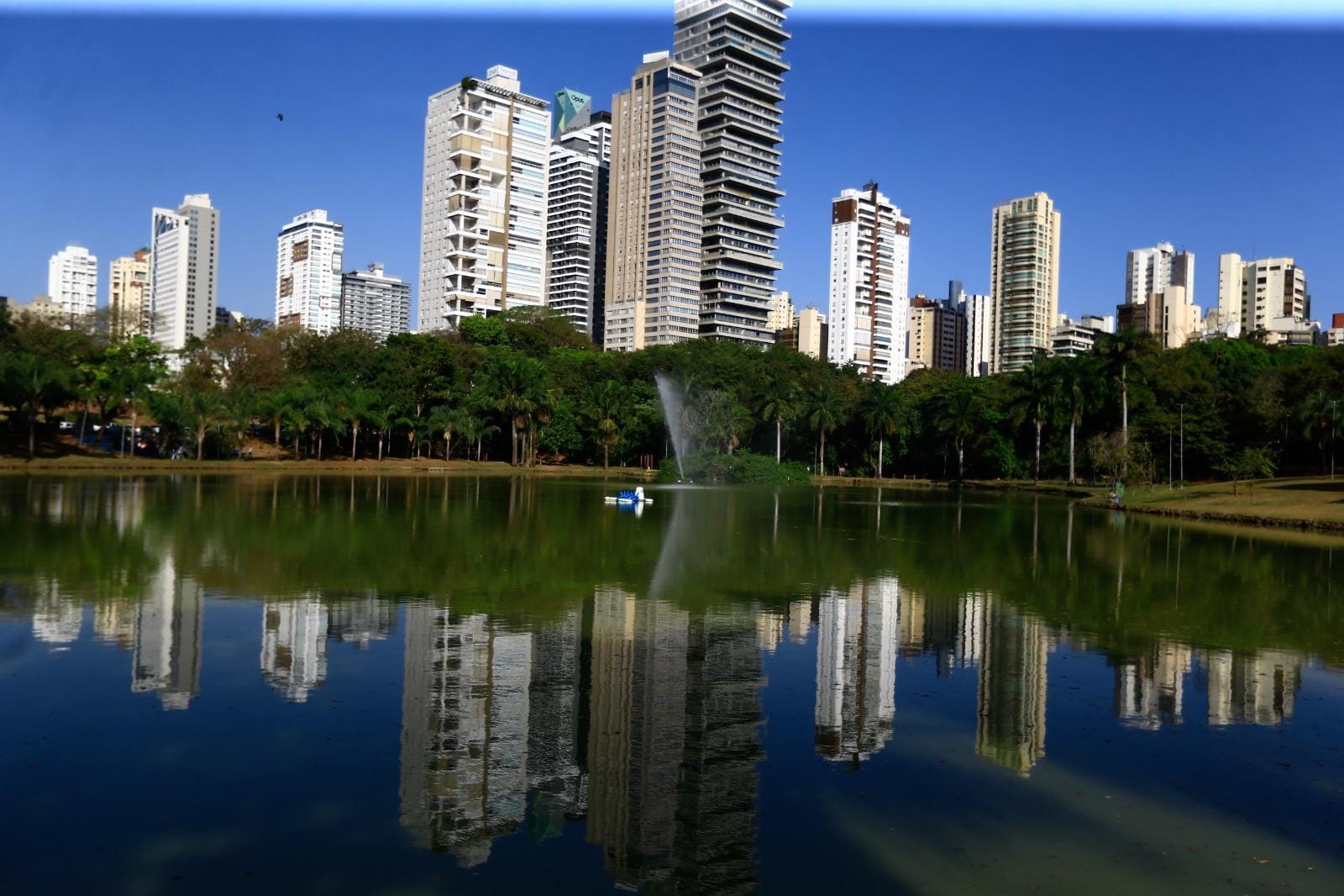Oportunidade no coração do Setor Bueno, a poucos passos do Vaca Brava, Apto com suíte, varanda e lazer!