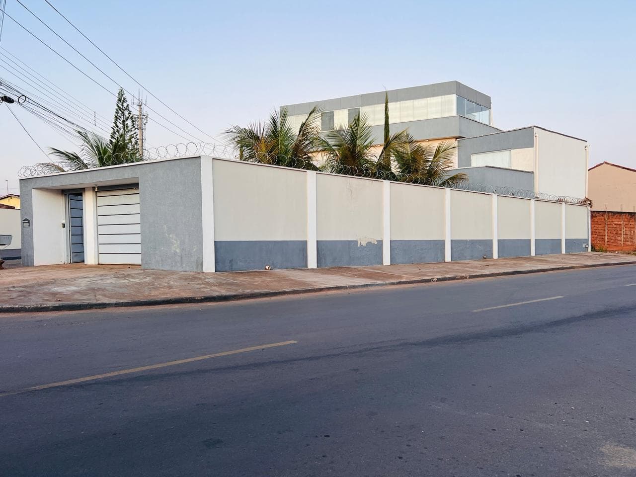 Mansão Triplex Automatizada a 6 Min do Flamboyant | Rooftop, Spa e Cinema