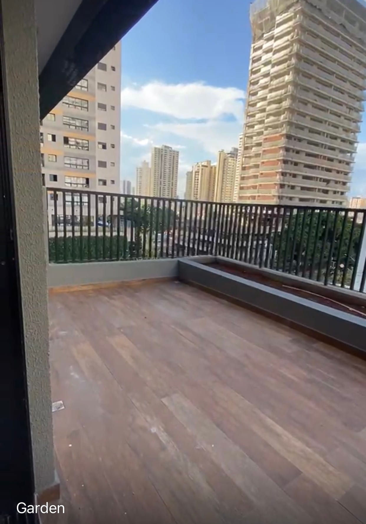 Apartamento Garden, Novo com mais de 20 metros de área externa, com suíte e varanda.