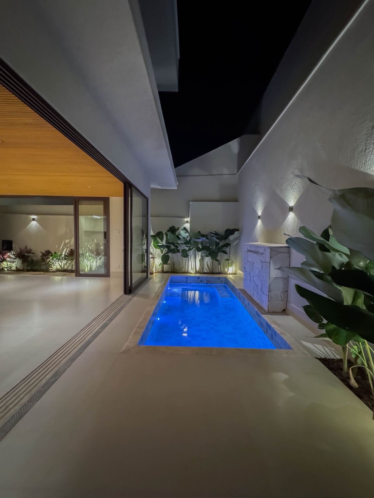 Sobrado de altíssimo nível no Jardins Capri em frente ao bosque Proprietário baixou para fechar negócio* De R$ 2.249.000 por ( R$ 2.090.000,00 )