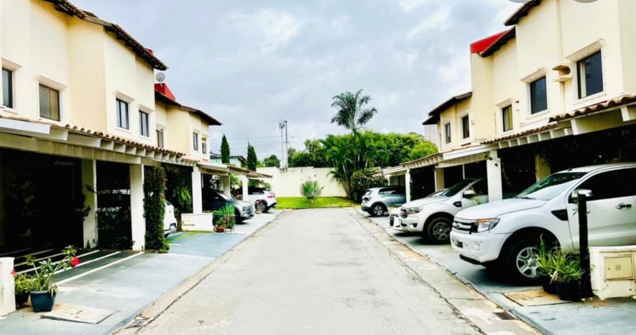 Sobrado em condomínio Villas de Atlântico
