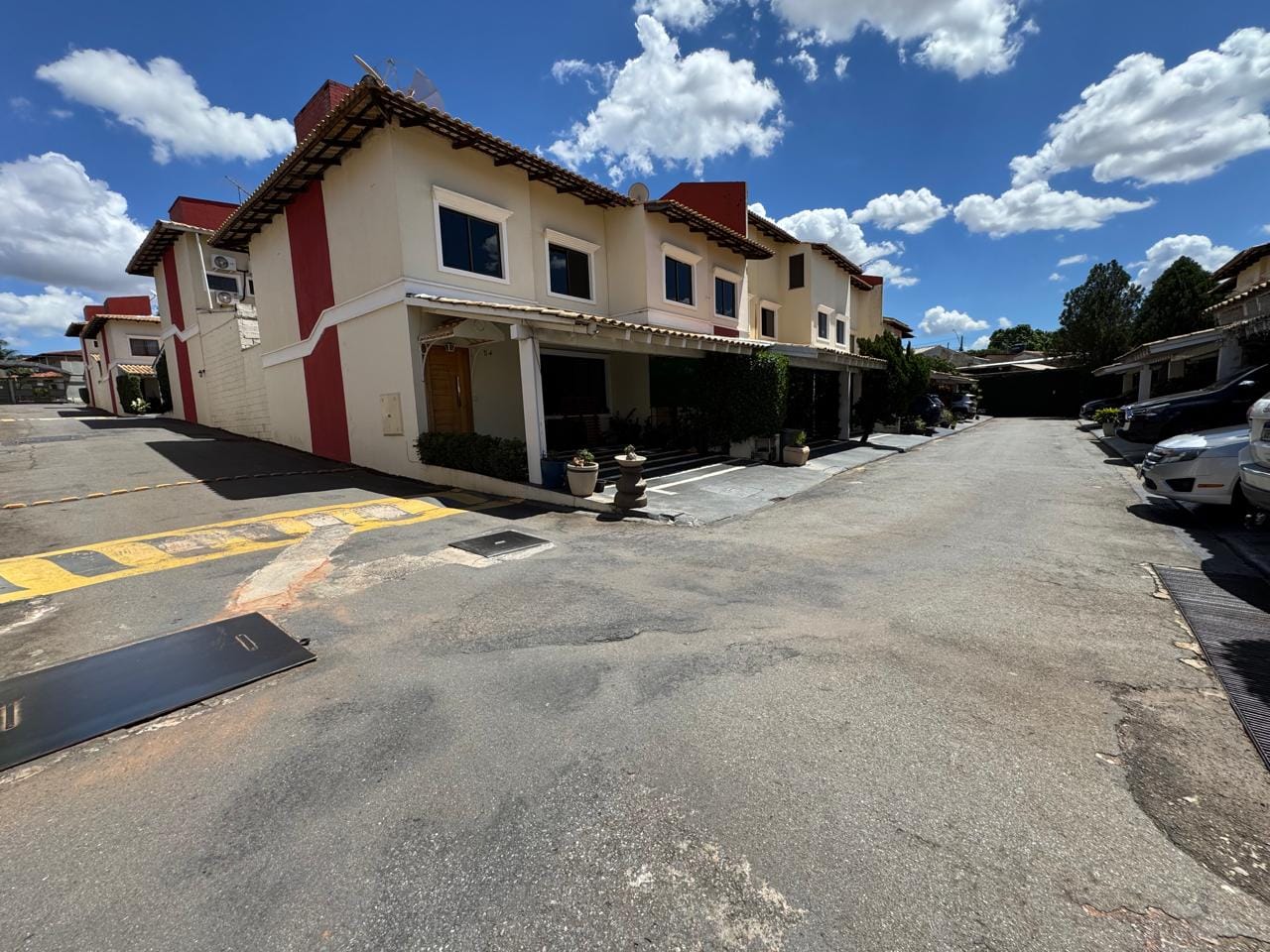 Sobrado à Venda no Jardim Planalto, 3 Quartos uma suite, lazer completo Excelente Localização